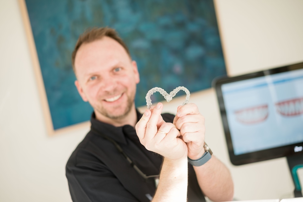 zahnarzt-koeln-lindenthal- invisalign-zahnarzt